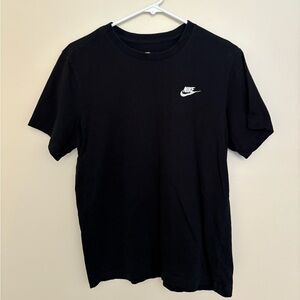 Nike Men's Black Short Sleeve Tee